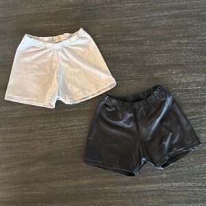 Tumblewear Girls 2 Pairs of Shorts 1 Black & 1 White Size 8